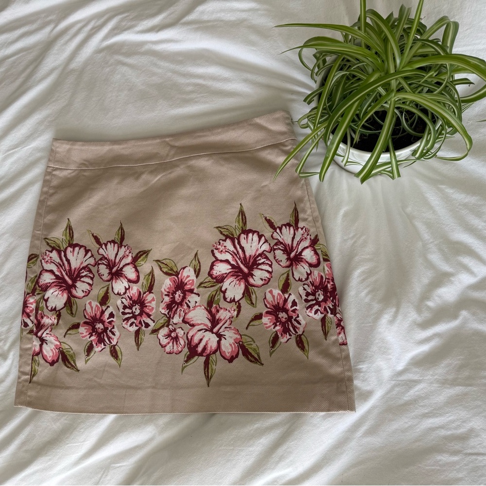 LOFT Beige Floral Mini Skirt, size 10
